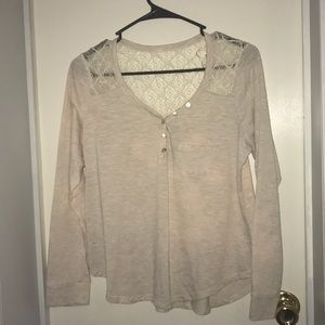 Long sleeve tee shirt